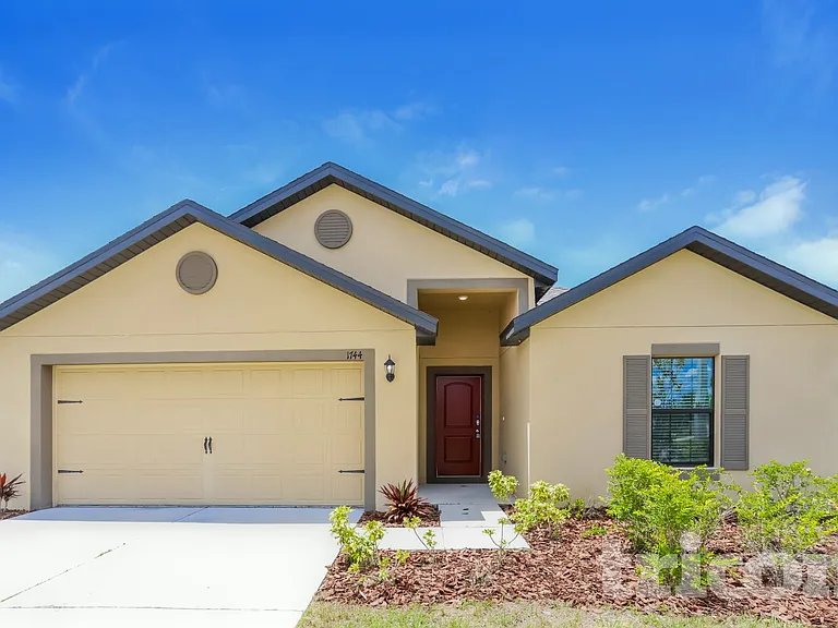1744 Chatham Green Cir — Photo 1