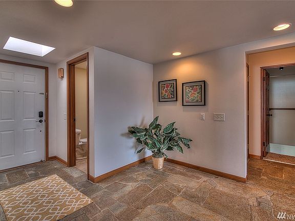 4th image of 314 Tracy Ave N