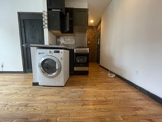 Rented by PocketBroker Inc | media 30