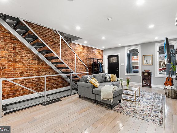 4th image of 322 N 42nd St