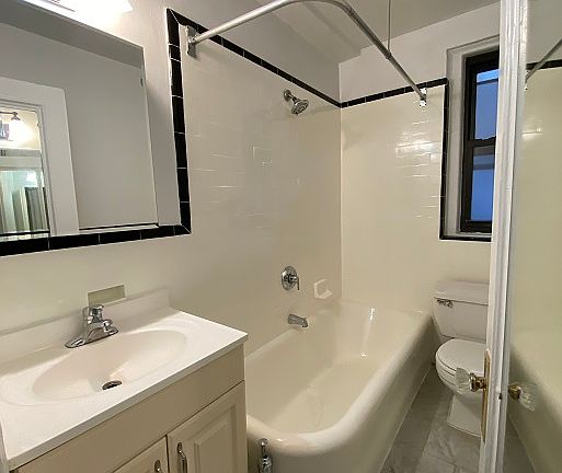 4th image of 305 Lexington Ave #9C*