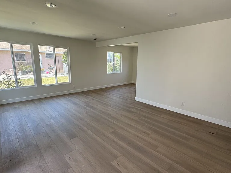 4412 Triggs St #4414 — Photo 2