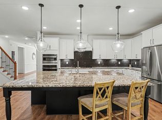 200 Wonderberry Way, Holly Springs, NC 27540
