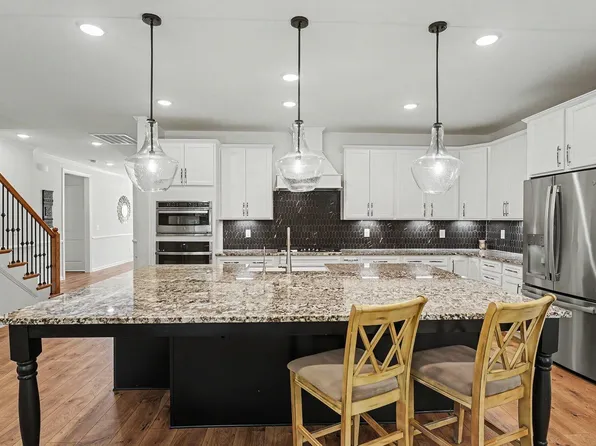 200 Wonderberry Way, Holly Springs, NC 27540