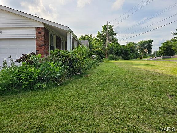 4th image of 4023 Monsols Dr