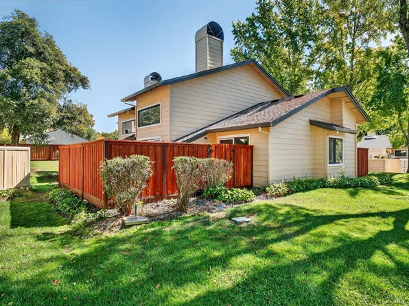 2301 Woodlake Drive, Santa Rosa, CA 95405