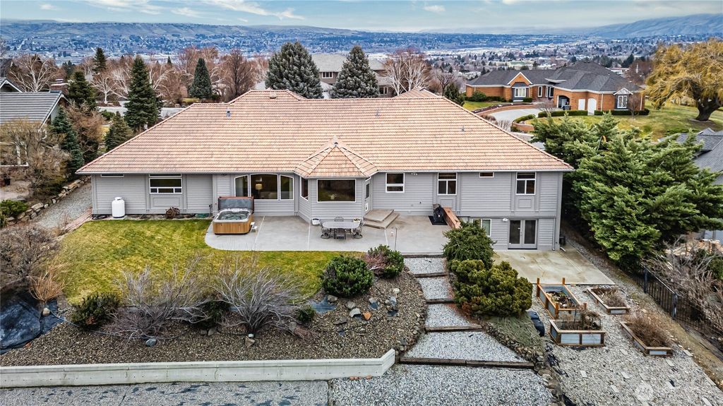 2008 Broadview North, Wenatchee, WA - View 2