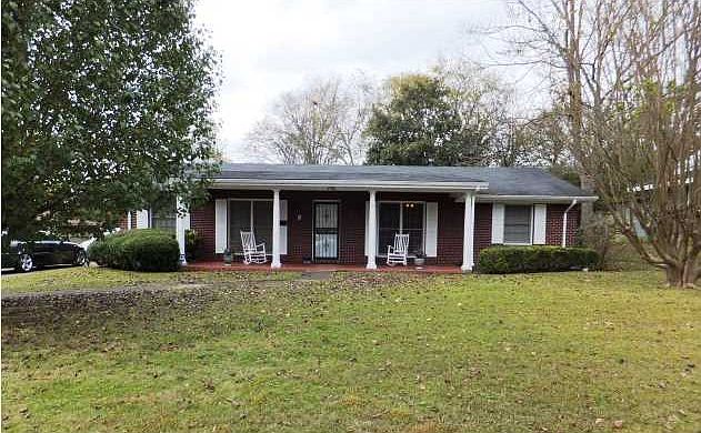 1st image of 2416 Oxford Dr