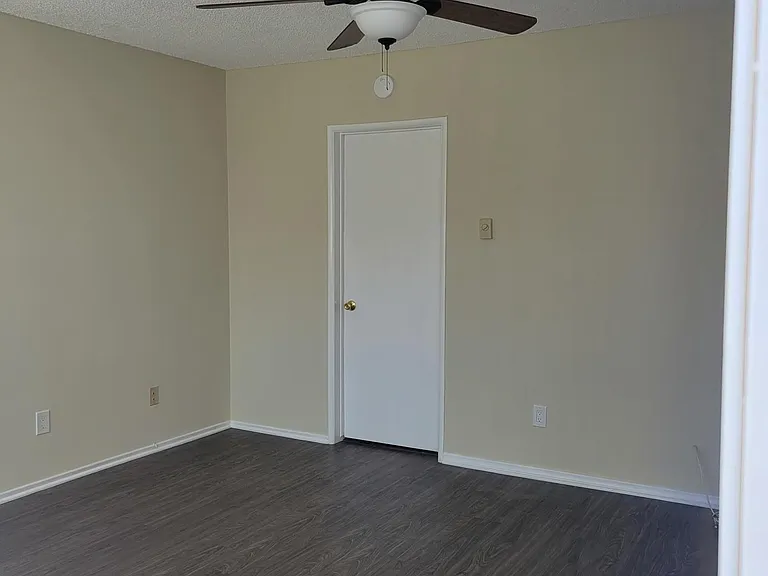 2100 Hermosa Ave #B — Photo 3