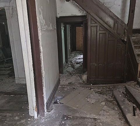 4th image of 5332 Vernon Ave