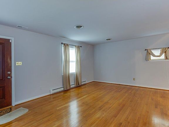 4th image of 509 Vaden Dr