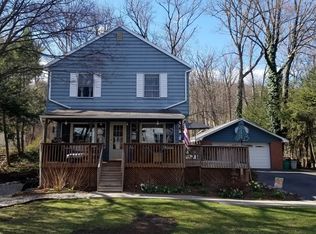 17 Acorn Trl, Oak Ridge, NJ 07438