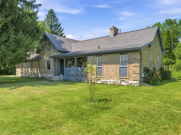 105 3rd St, Yale, MI 48097