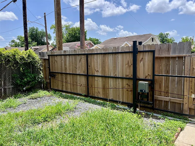 1119 Panama St — Photo 30