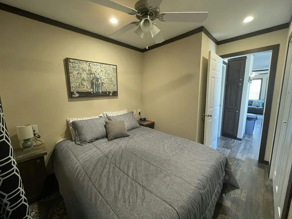 1 bed, 1.0 bath, 385 sqft, $1,200 — Photo 3
