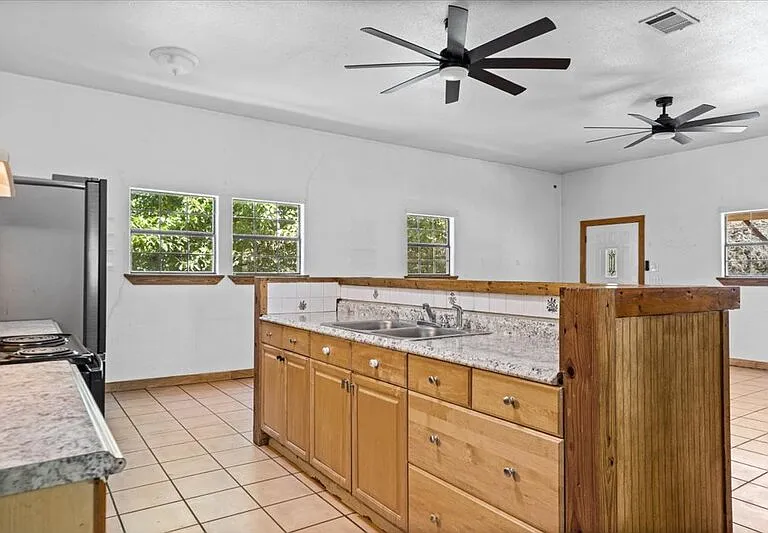 555 Harmon Hills Rd — Photo 15