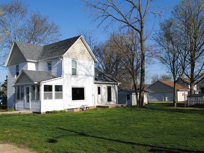 312 E 2nd St, Leaf River, IL, 61047