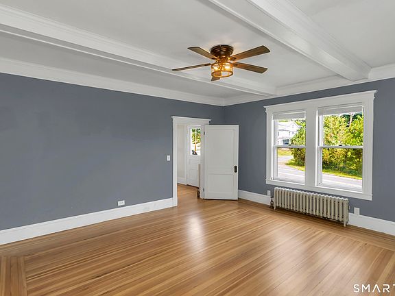 5th image of 320 Mapleton Avenue