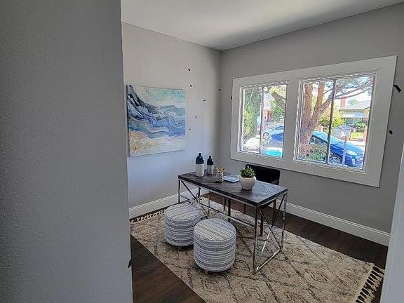 3rd image of 565 Hurlingame Ave