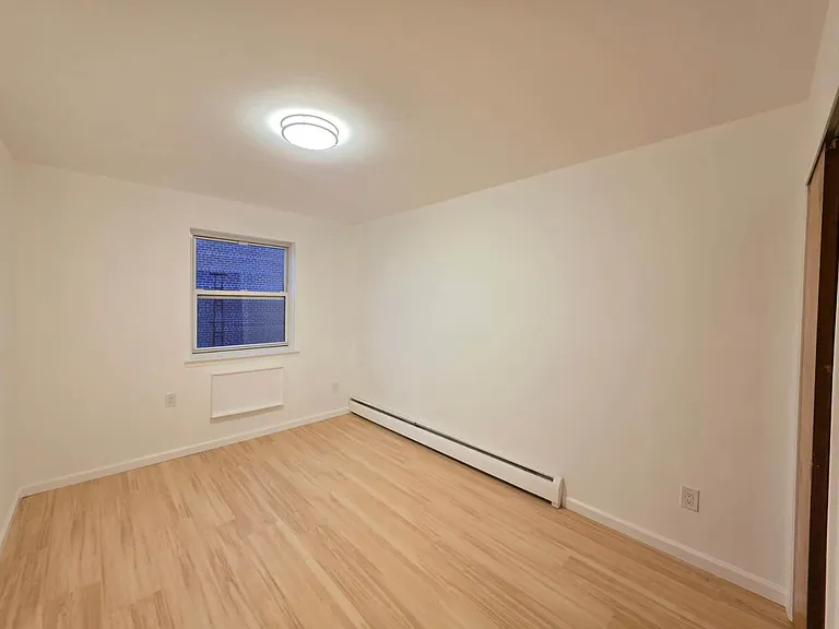 2605 Benson Ave #3 — Photo 9