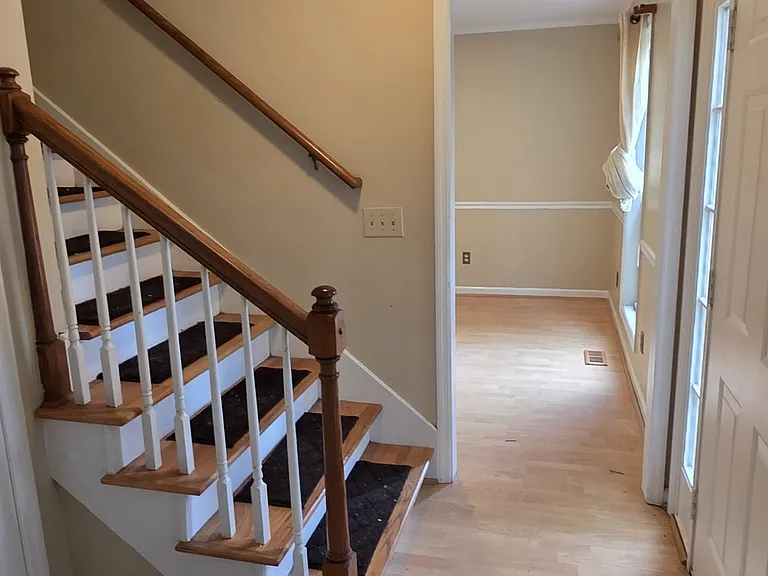 2180 Riverway Dr — Photo 3