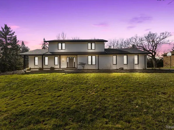 764 Brookwood Walke, Bloomfield Hills, MI 48304