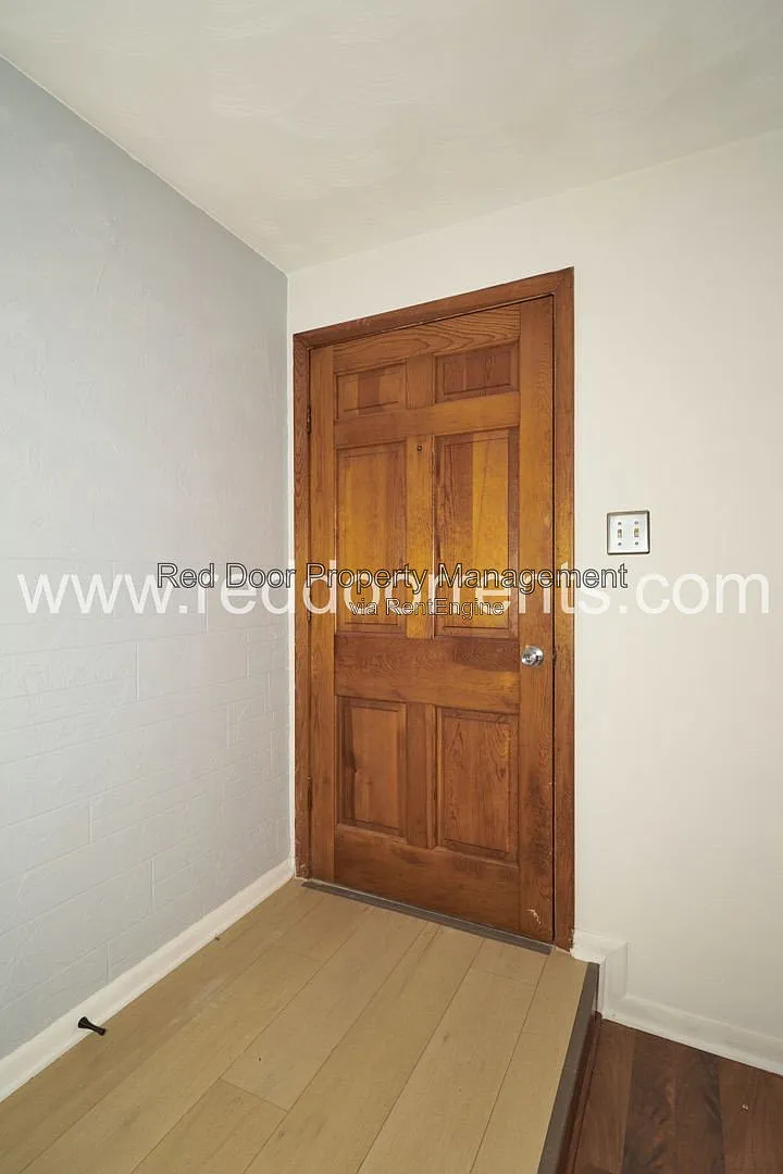 3 bed, 1.0 bath, 1305 sqft, $1,595 — Photo 3