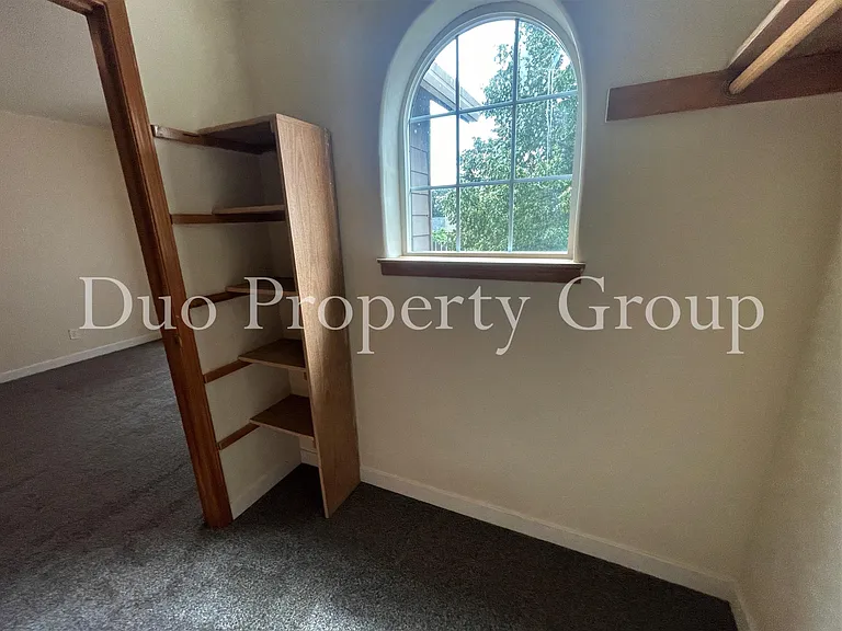 610 S 41st Ct — Photo 17