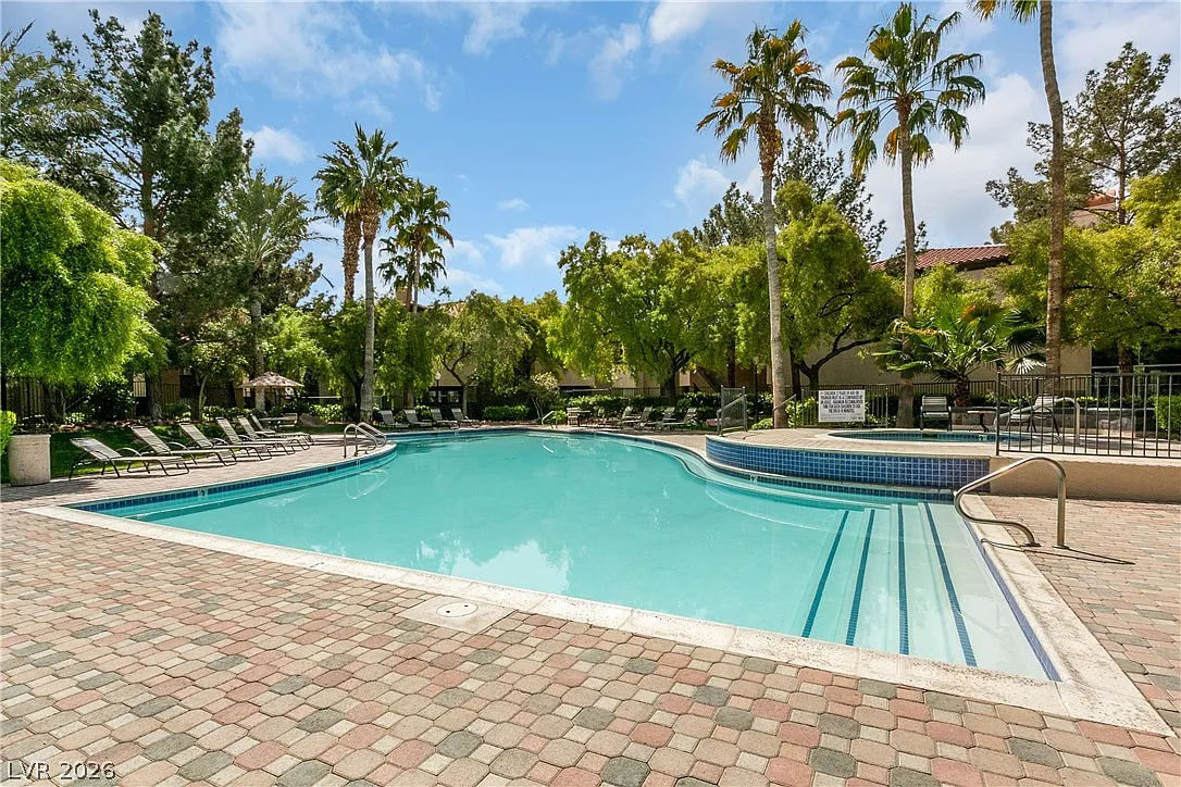 2 bed, 2.0 bath, 1131 sqft, $1,400 — Photo 2