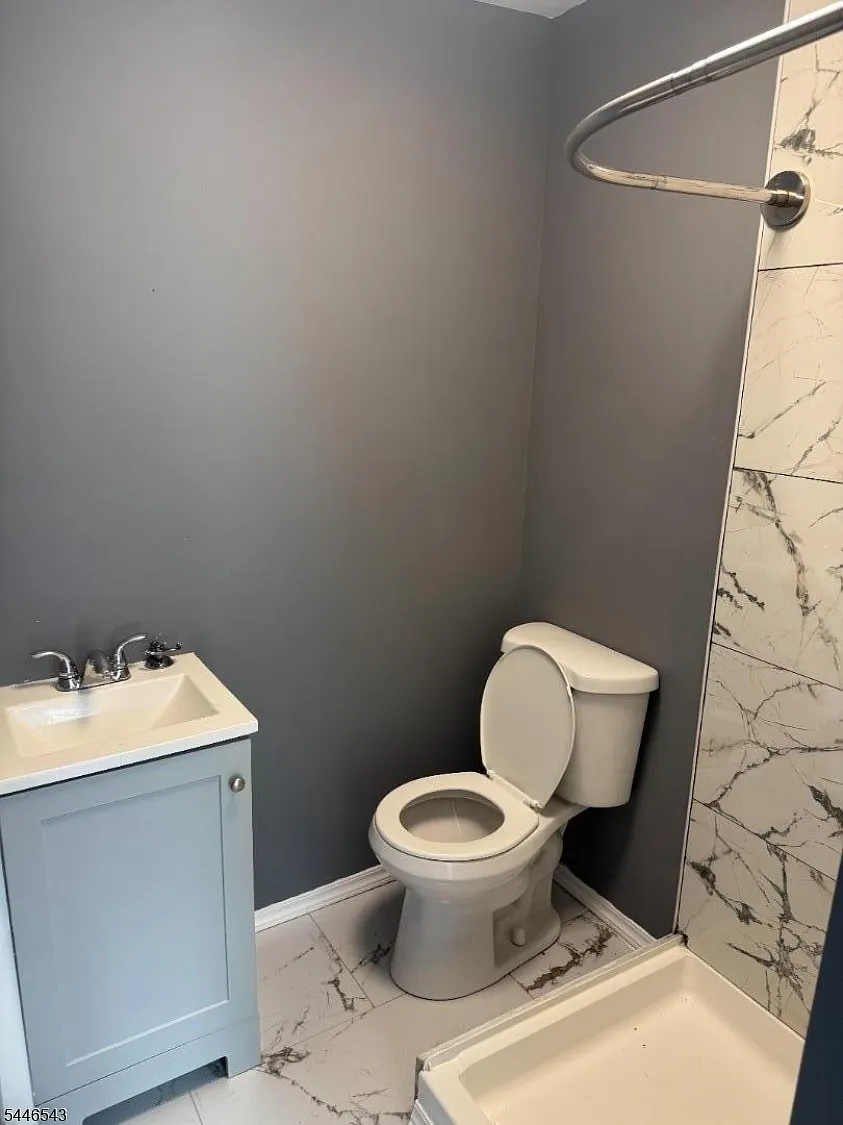 1 bed, 1.0 bath, $800 — Photo 2