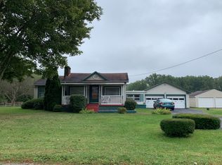 910 Gillmer Rd, Leavittsburg, OH 44430