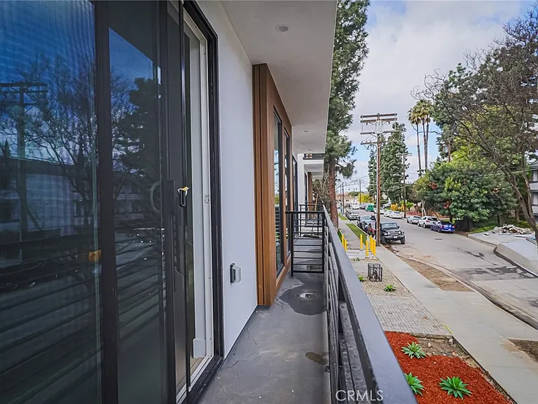 11814 Gilmore St — Photo 19