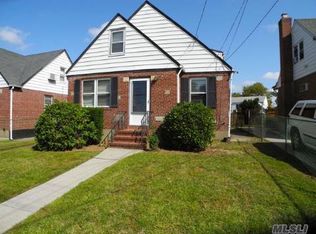 2735 Academy St, Oceanside, NY 11572