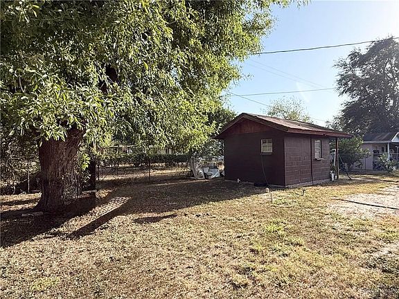 4th image of 1701 E 28th St