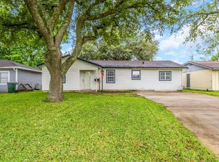 8745 Kimberly Dr, Beaumont, TX 77707