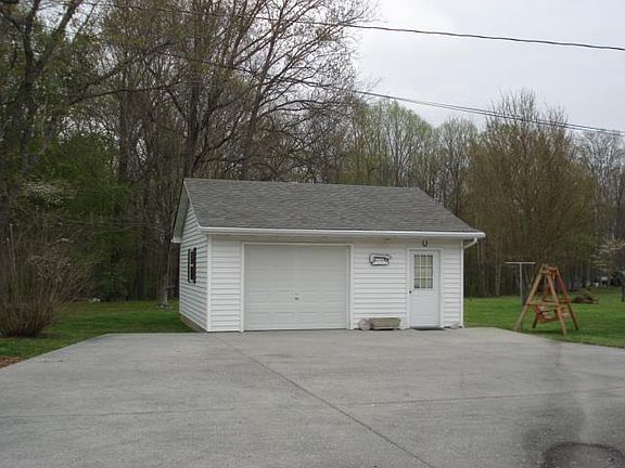 4th image of 326 Rolling Hills 3rd St