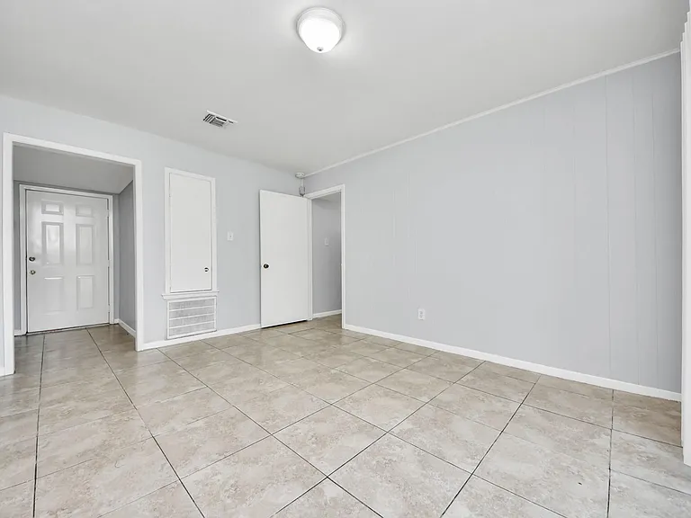 3806 Charriton Dr — Photo 6