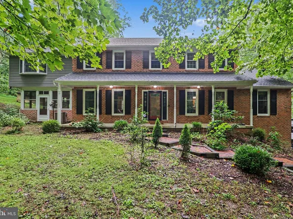 332 Laurel Dr, York, PA 17406