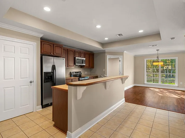 34 Clear Springs Ct — Photo 6