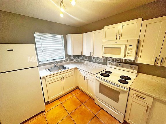 3rd image of 1441 NW 22nd St #23