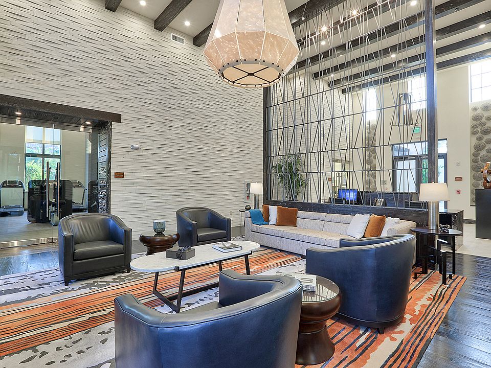 Our Windsor Communities team is ready to welcome you for your VIP tour.