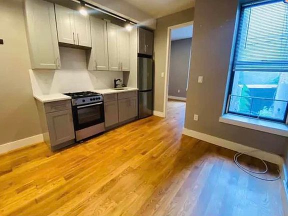 2nd image of 423 Rogers Ave APT B4