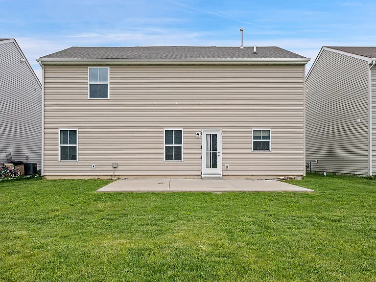 345 Campus Ln — Photo 2