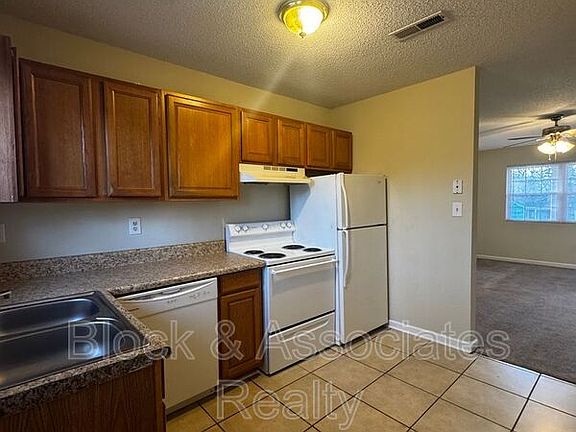 5th image of 1542 Thornsdale Dr #A