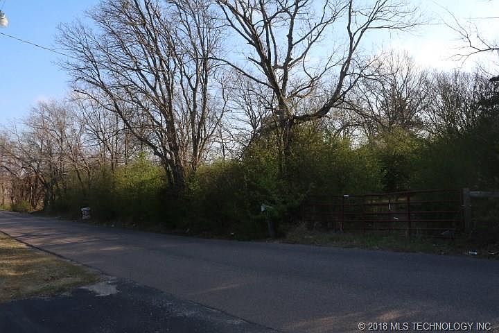 1st image of 1606 Larkspur Ln