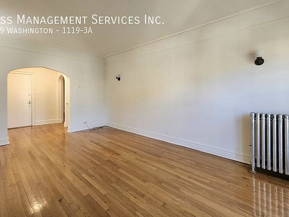 5th image of 1119 W Washington Blvd #3A