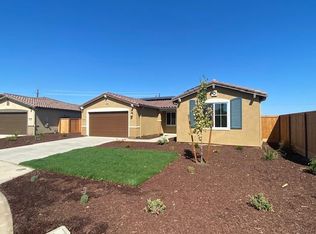 1466 Encantada Ave, Madera, CA 93637