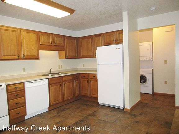4th image of 930 Linden Dr APT 205