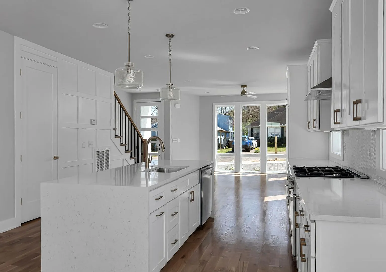 Stunning 4 Bedroom in Nashville — Photo 4