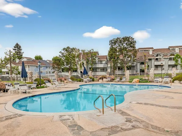 26854 Claudette St Unit 728, Santa Clarita, CA 91351